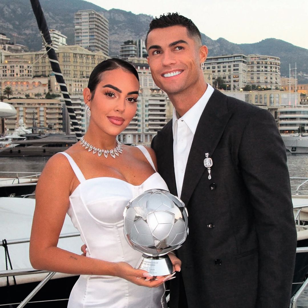 Georgina y Cristiano Ronaldo se han casado: la primera imagen de sus espectaculares alianzas de boda