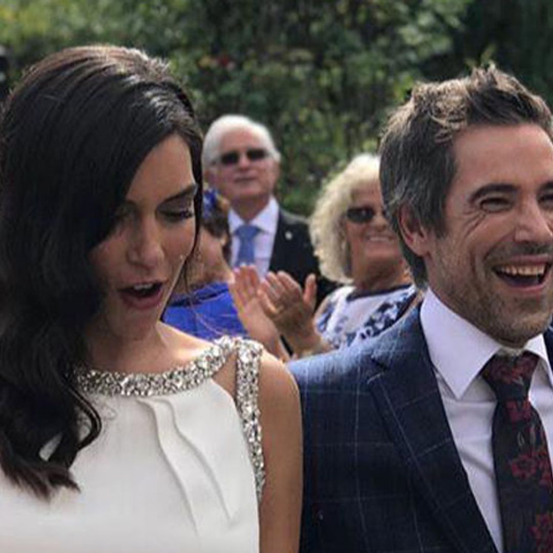La original boda de Unax Ugalde y Neus Cerdà con Asier Etxeandía como maestro de ceremonias