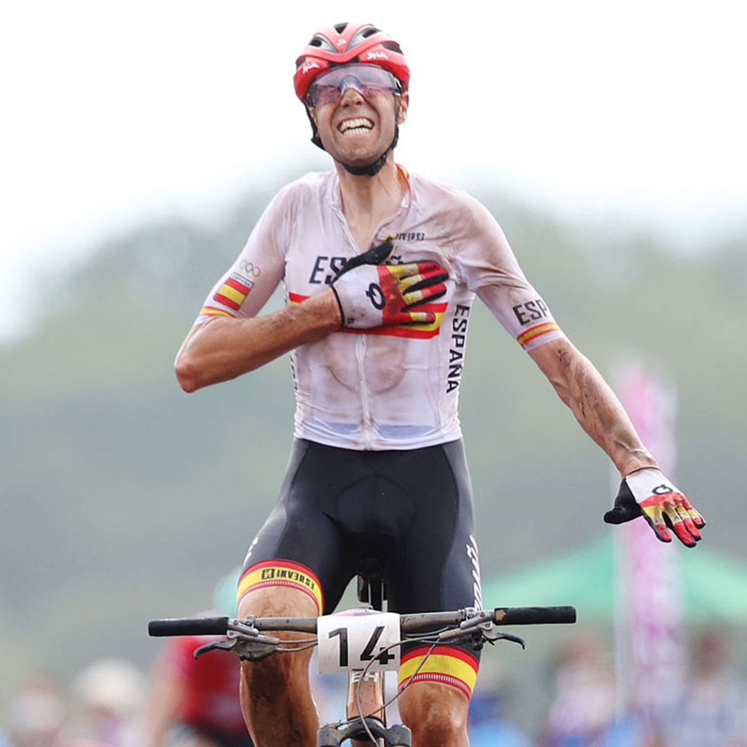 David Valero, ganador de la segunda medalla olímpica para España, rompe a llorar al compartir su emoción con su mujer