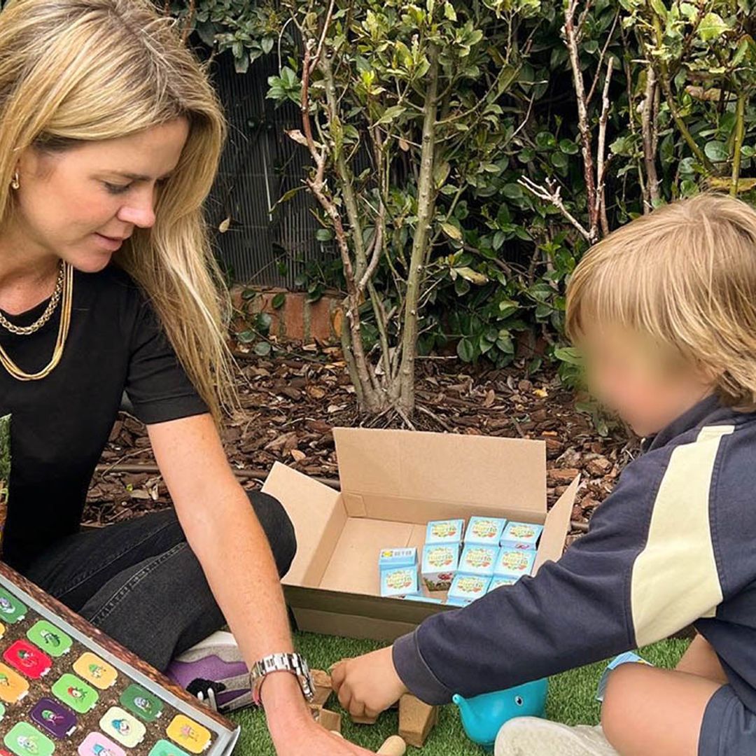 Amelia Bono se derrite con estas imágenes de su marido, Manuel Martos, jugando con sus cuatro hijos