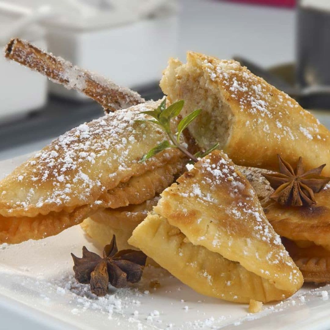 Empanadillas rellenas de manzana y nueces