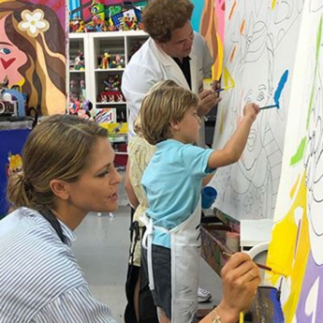 Leonor de Borbón ya tiene su propio retrato de Romero Britto... Y ahora Magdalena de Suecia y sus hijos pintan los suyos
