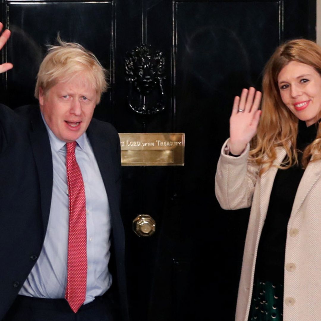Carrie Symonds, la prometida de Boris Johnson, quiere dar a luz en su casa