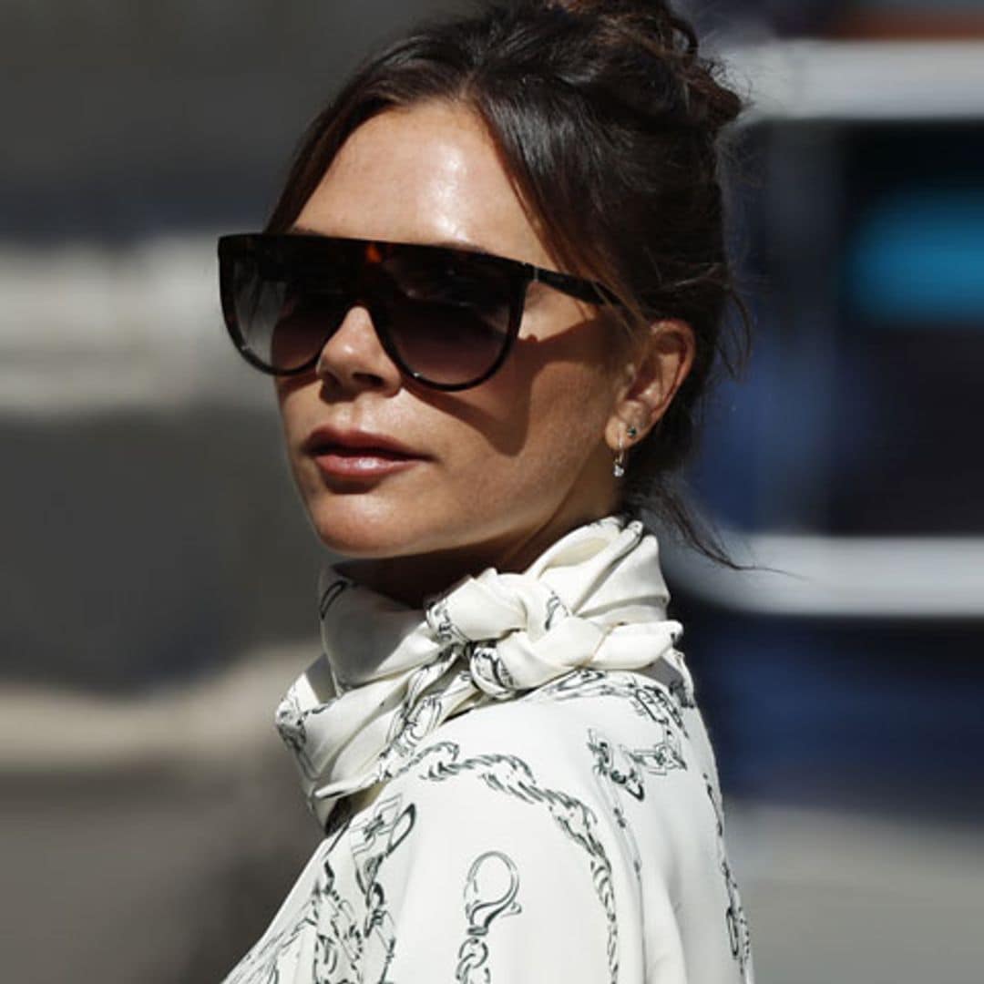 Victoria Beckham recicla el vestido con el que desafió el protocolo en la boda de Pilar Rubio