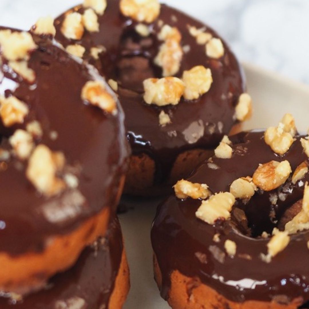 Mini 'donuts' de chocolate y nueces