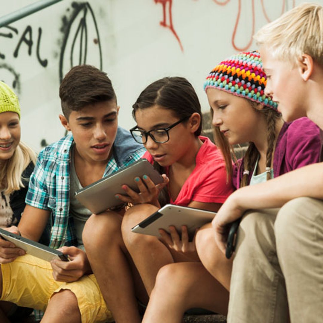El peligro de los teléfonos en la infancia y adolescencia: el ciberacoso