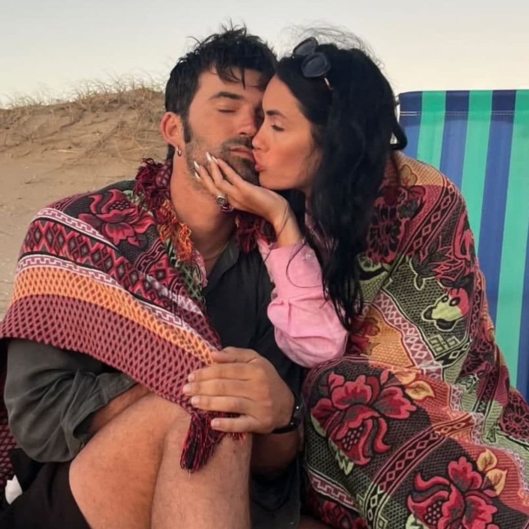 Lali Espósito y Pedro Rosemblat anuncian su compromiso y muestran el lujoso anillo