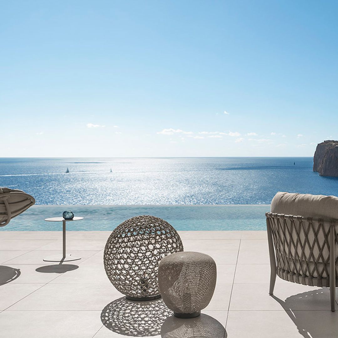 ¿Sueñas con relajarte? Muebles de exterior que son toda una invitación a la calma
