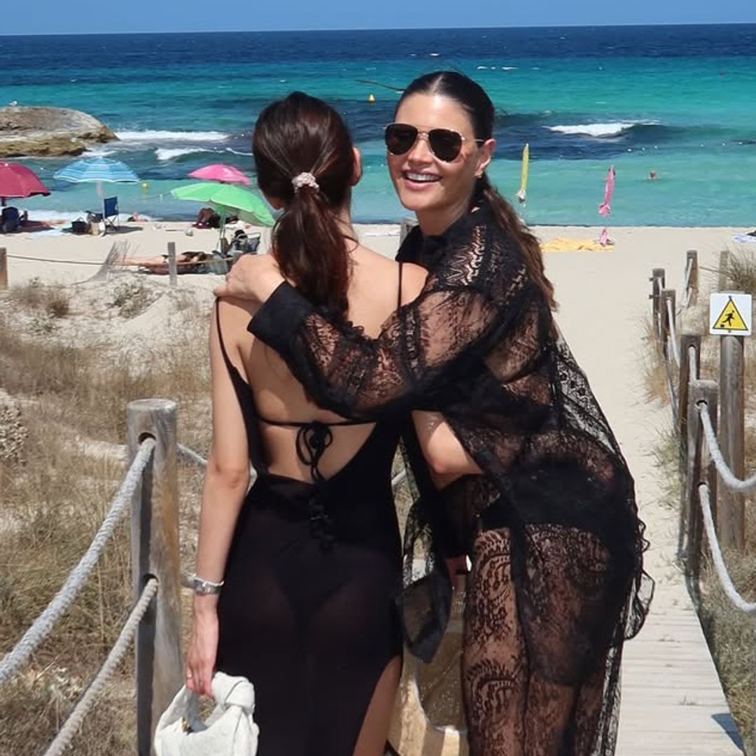 ‘Chiqui’ Delgado y su hija Carlota Sarcos disfrutan del verano desde Formentera