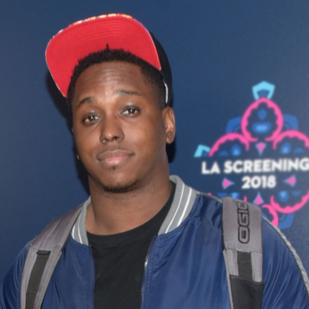 Fallece a los 32 años el cómico y guionista Kevin Barnett