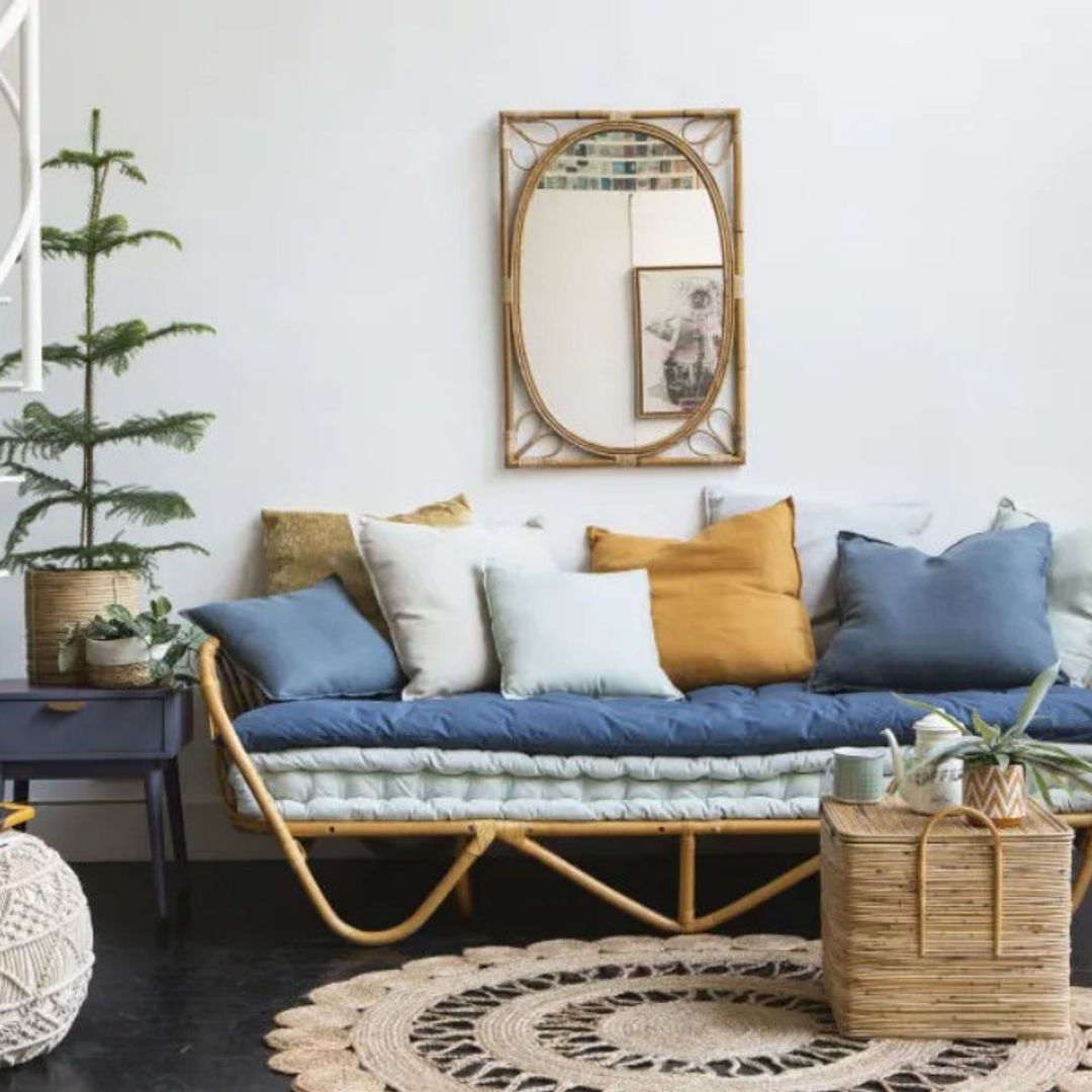 Las alfombras redondas más bonitas y versátiles para decorar tu dormitorio