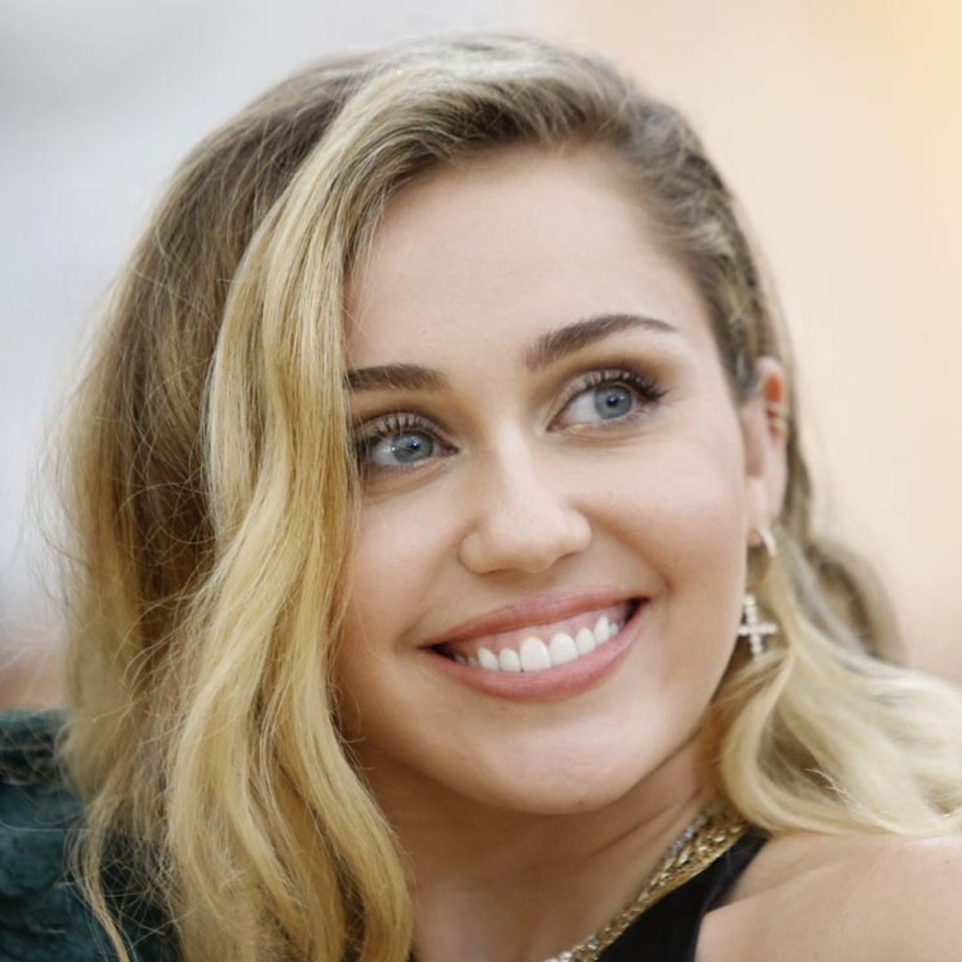 Del 'gloss' a su truco antilágrimas, los 4 fantásticos de belleza de Miley Cyrus
