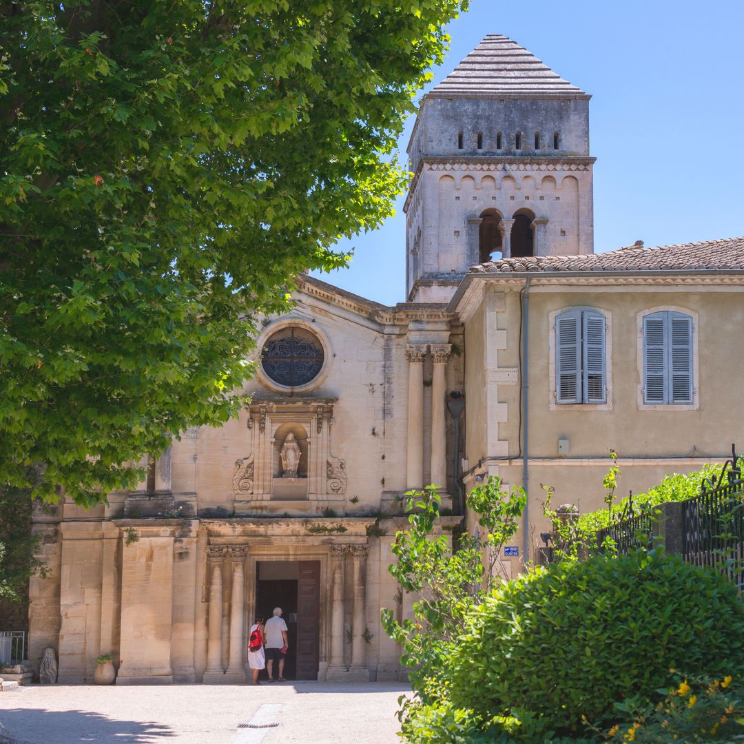 Monasterio de Saint-Paul-de-Mausole, famoso porque allí estuvo ingresado Vincent van Gogh.Saint-Rémy-de-Provence, Provenza, Francia