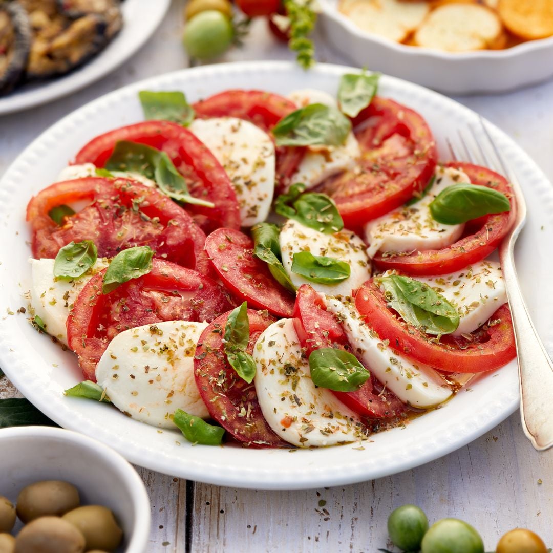 Cómo hacer Ensalada Caprese, la auténtica receta italiana