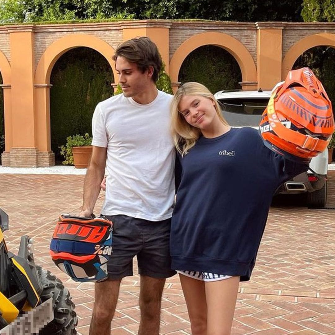 Cristina y Victoria Iglesias felicitan a Miguel, 'el mejor hermano del mundo'