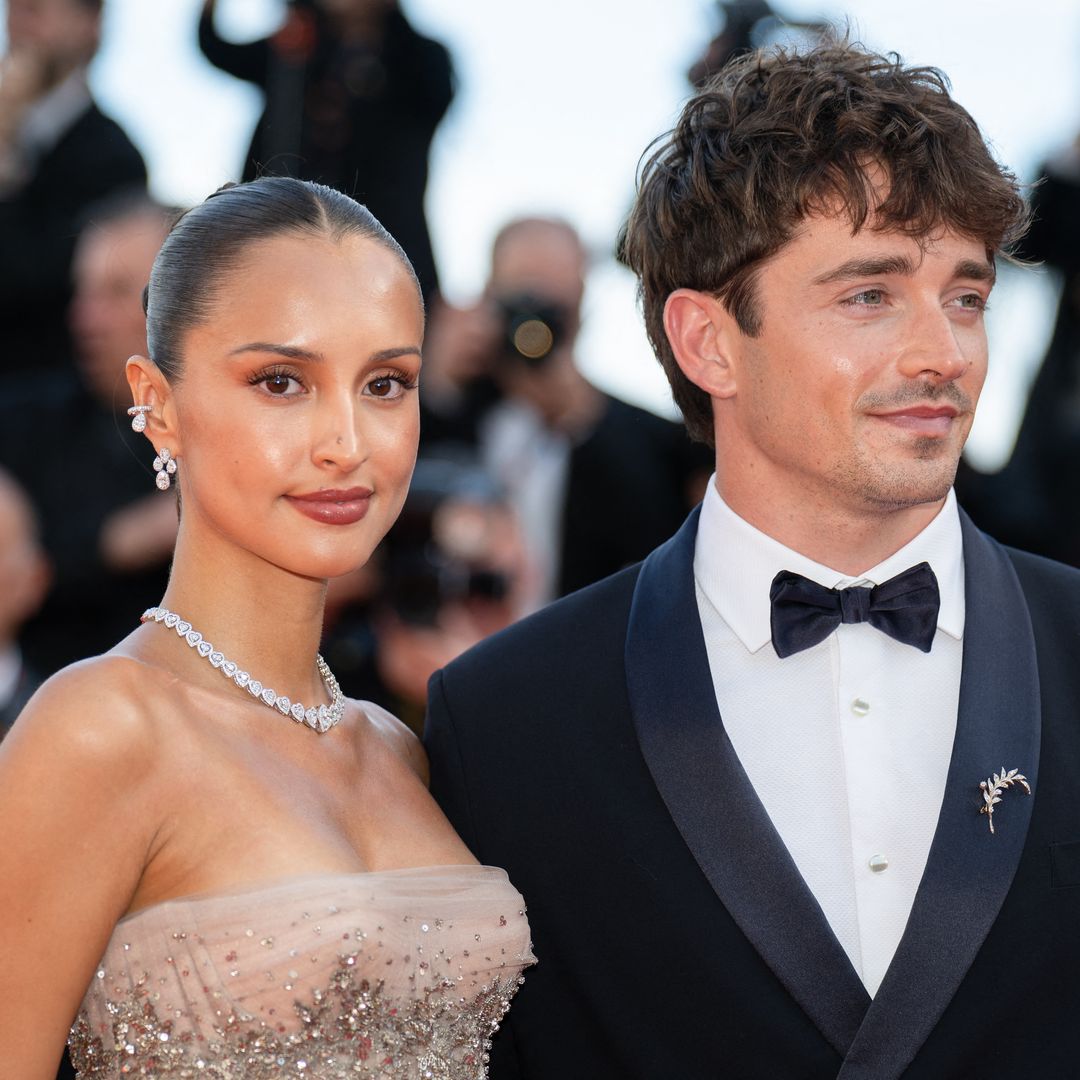 Alexandra Saint Mleux & Charles Leclerc hacen su primera aparición como recién casados en Cannes