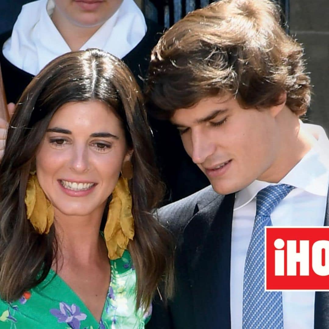 En ¡HOLA!, Carlos Fit-James se compromete con Belén Corsini