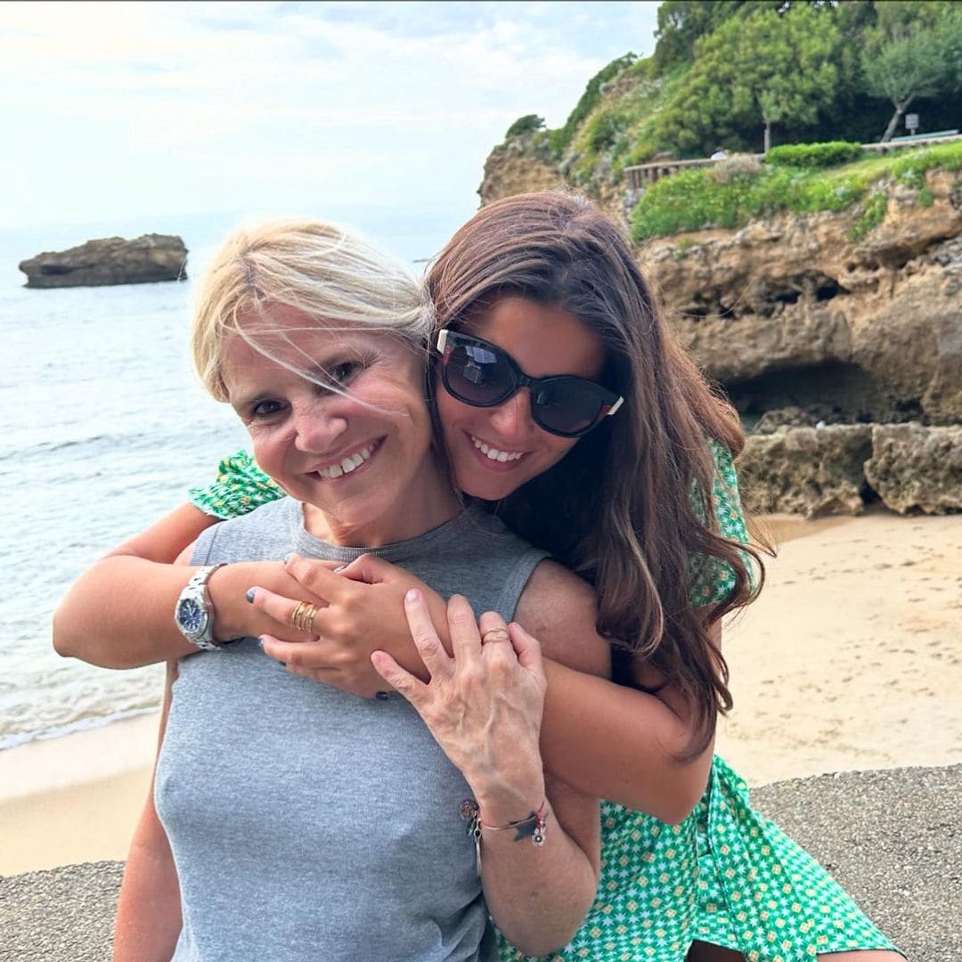 El divertido viaje de Cayetana Rivera a Biarritz y San Sebastián junto a su madre, Eugenia Martínez de Irujo, y Narcís Rebollo