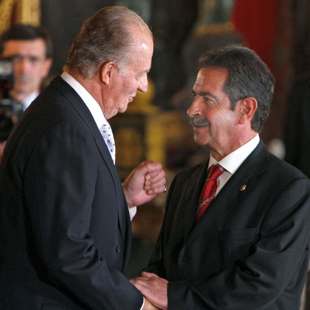 El rey Juan Carlos demanda a Miguel Ángel Revilla por difamación y reclama 50.000 €