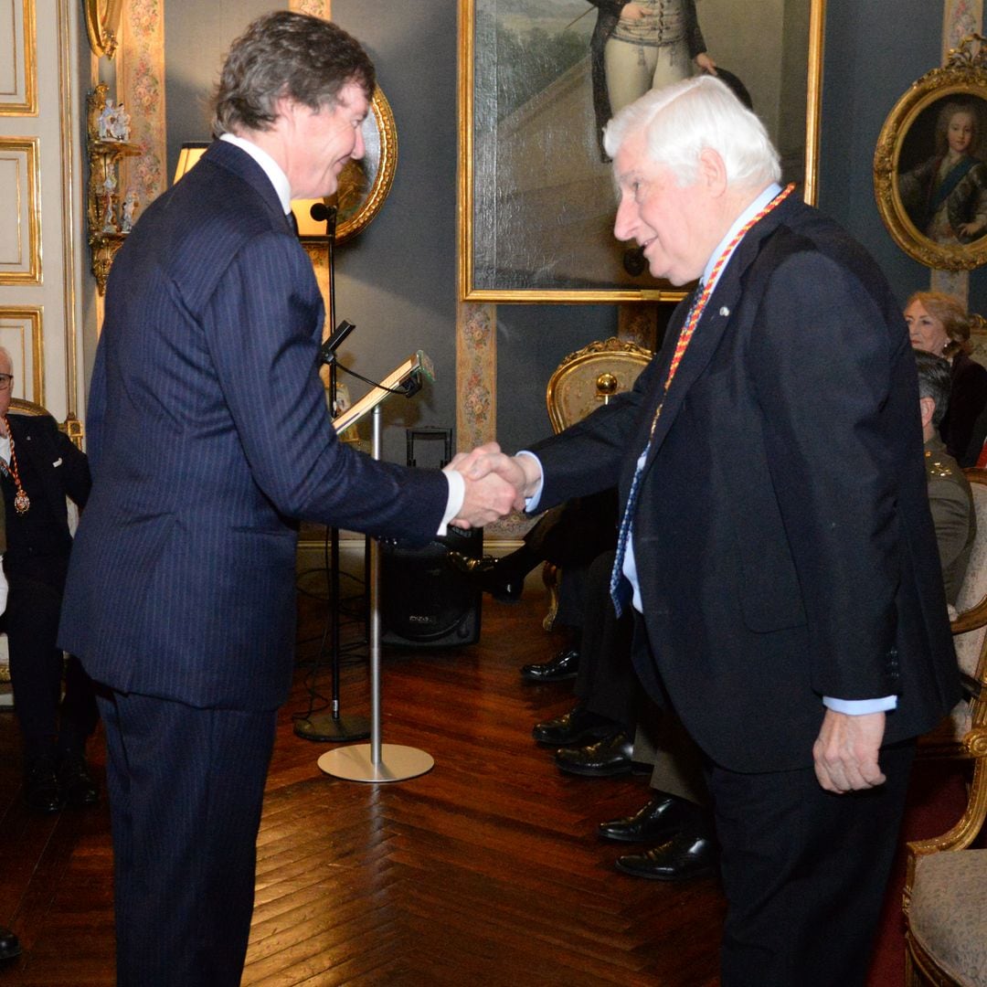 El Duque de Calabria saludando al Duque de Alba