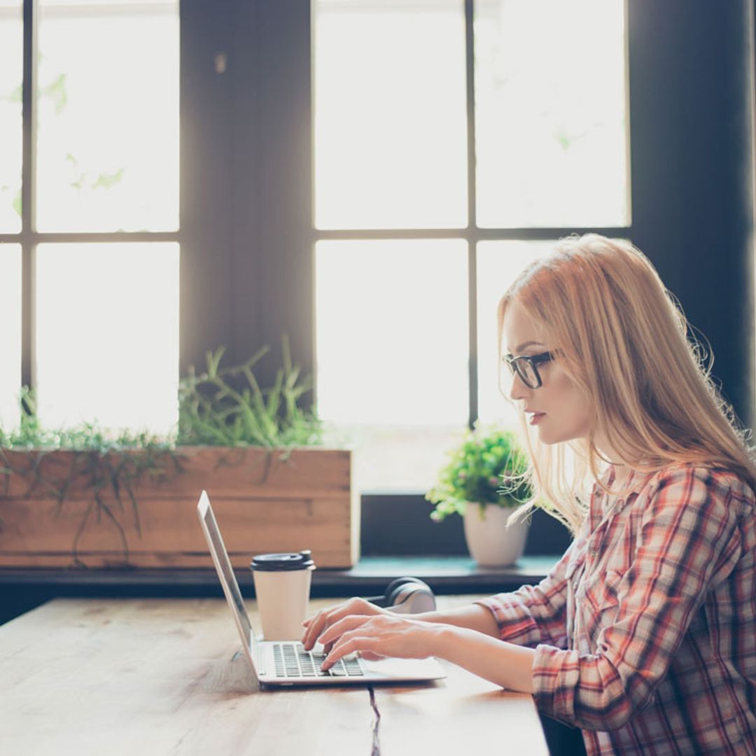 Consejos para teletrabajar evitando que tu espalda sufra