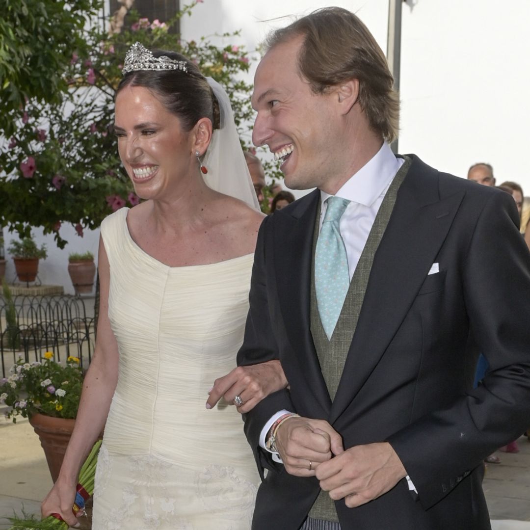 Carmen Laffón y Jaime Palomar se dan el 'sí, queiro' en Sevilla, rodeados de familiares y amigos: de la hermana de la novia, Rocío, a Victoria Federica y Jorge Navalpotro
