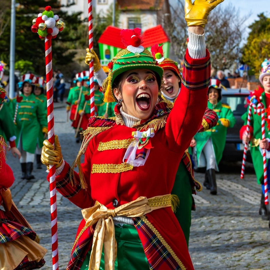 Perlim, el mercadillo y feria navideña más mágica de Portugal que se celebra en un castillo, en la ciudad de Santa María da Feria, cerca de Oporto