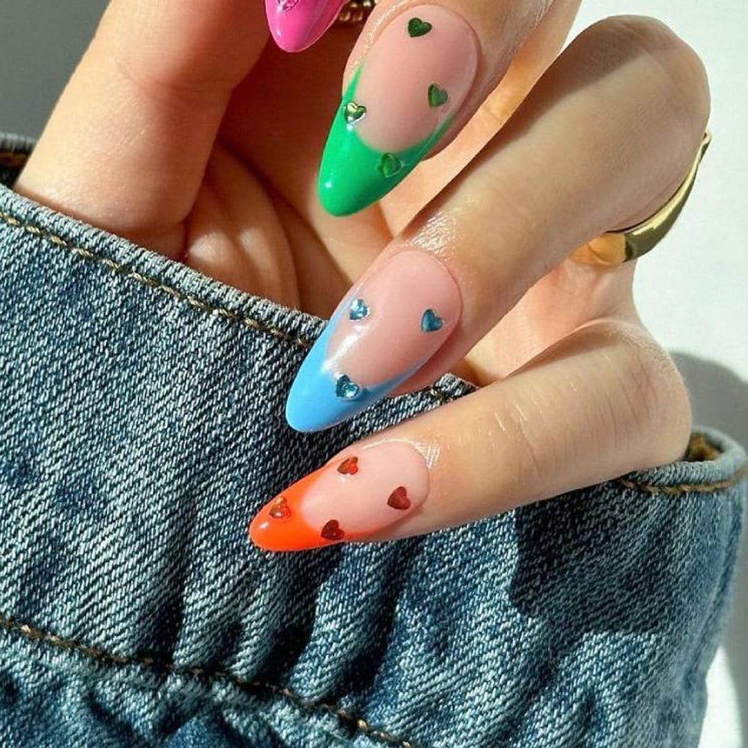 'Color french nails', la manicura elegante con la que dar color a tus looks de entretiempo