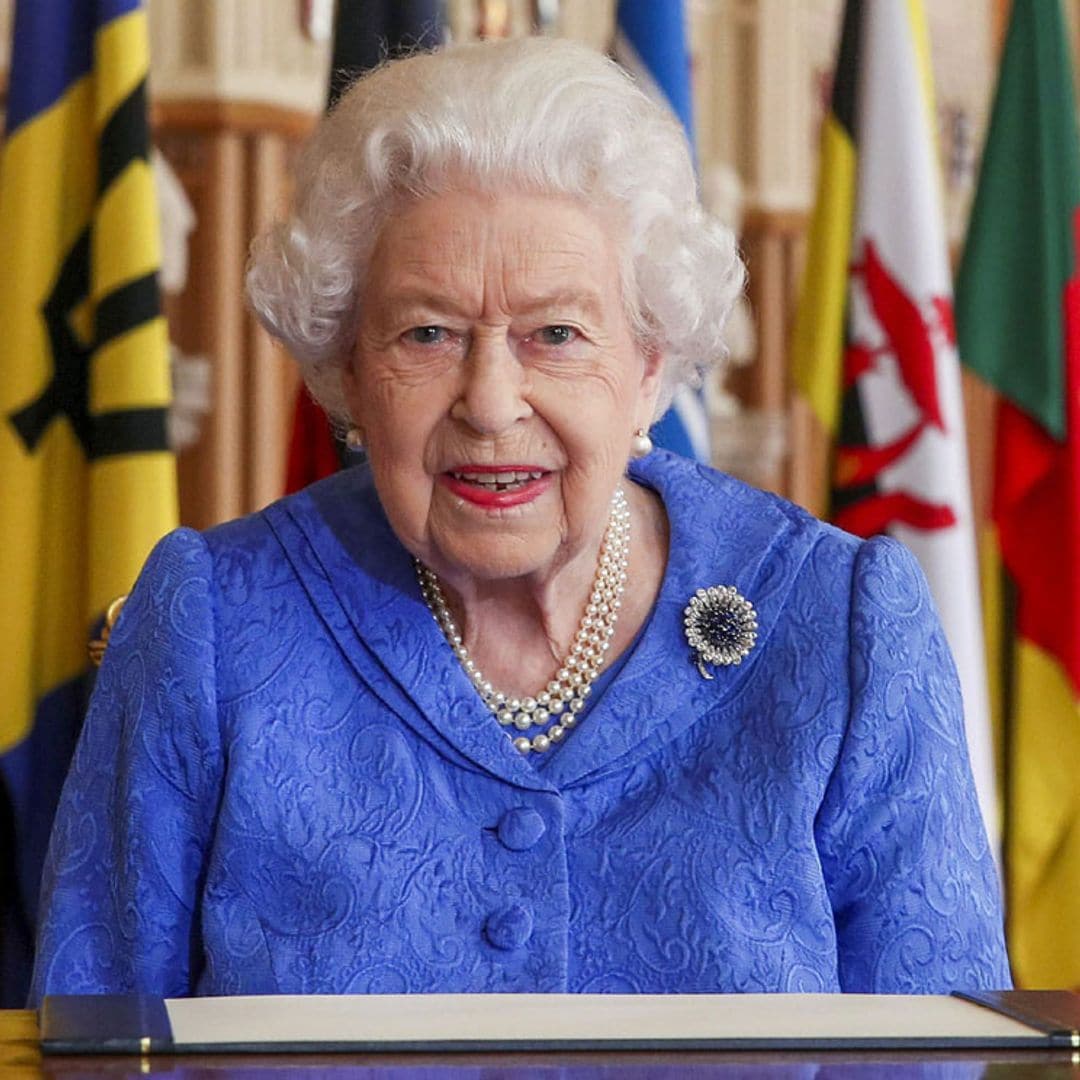 Isabel II celebra la Commonwealth por televisión horas antes de la entrevista de los Sussex