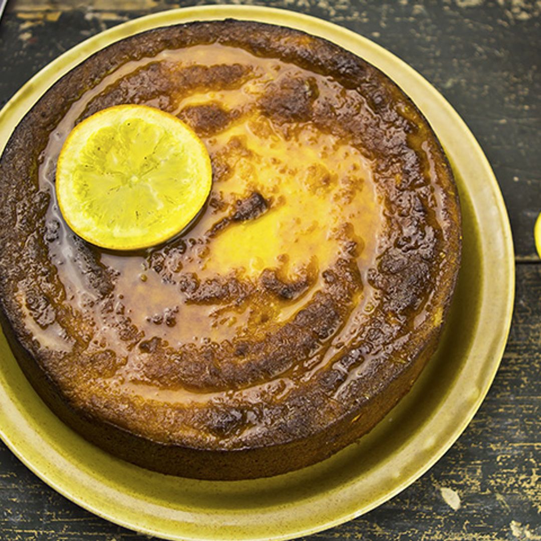 Bizcocho de naranja y yogur griego, un delicioso toque mediterráneo para tu postre casero
