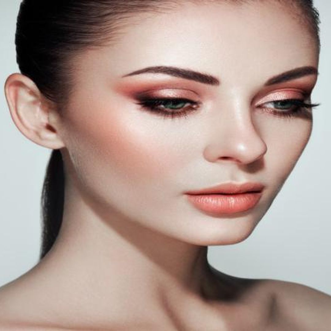 ¡Dale brillo a tu mirada! Descubre cómo aplicar sombras líquidas