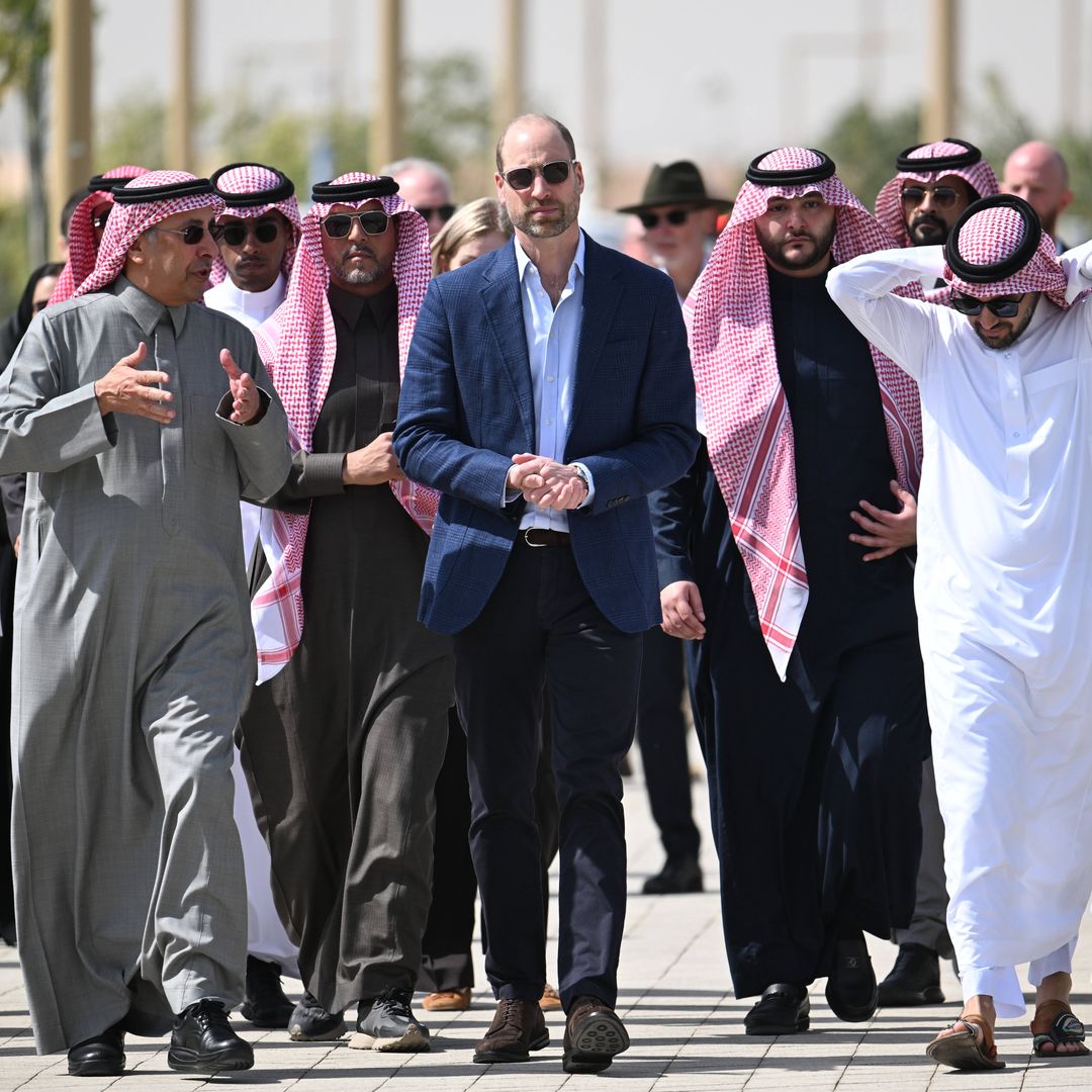 El príncipe Guillermo afronta una gran prueba diplomática en Arabia Saudí, sin Kate Middleton y en plena crisis por el caso Epstein