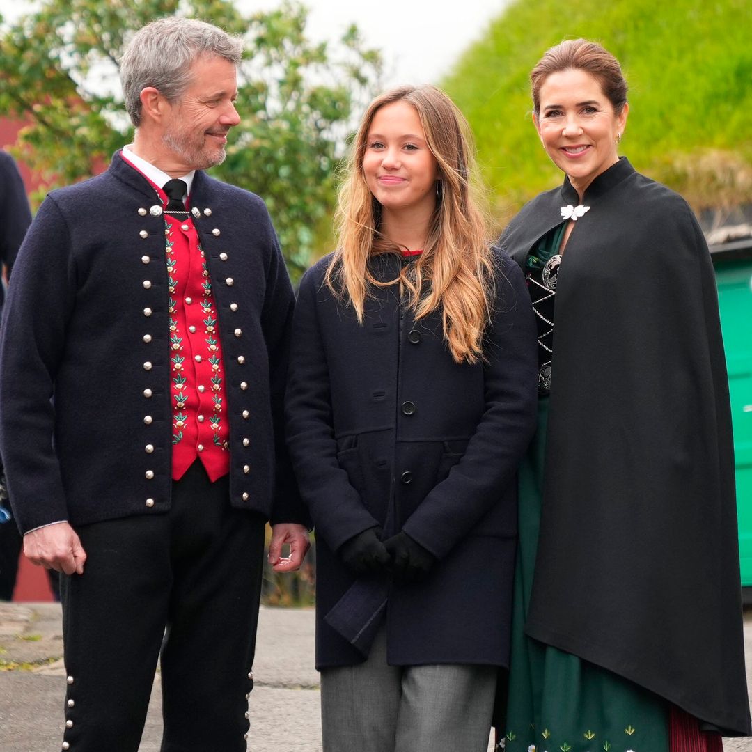 Federico y Mary de Dinamarca se llevan a su hija, la princesa Josephine, de viaje a las islas Feroe