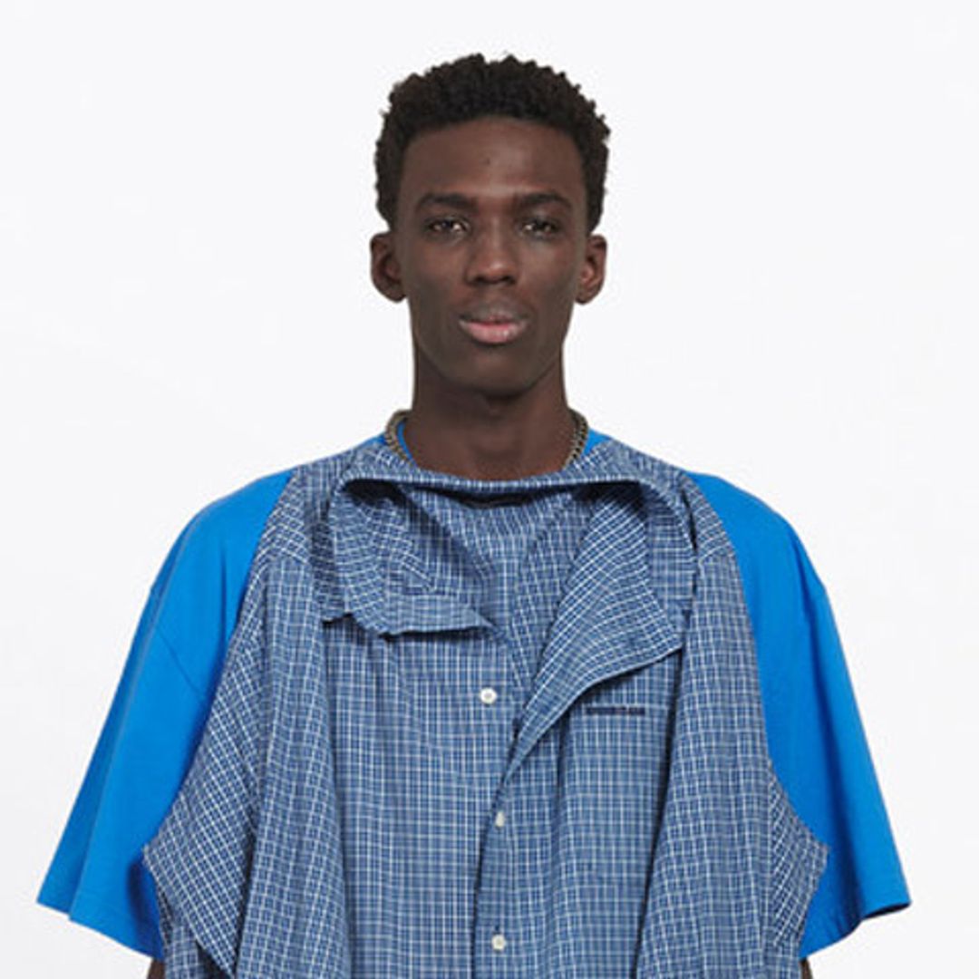 La polémica  'camiseta-camisa' de Balenciaga