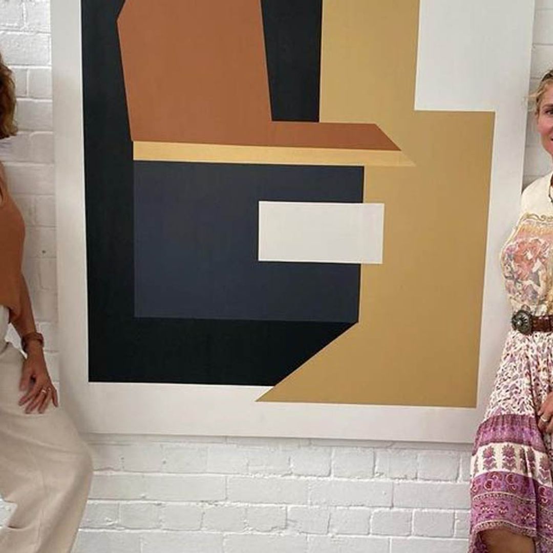 Elsa Pataky, descalza por la calle, en su casa y ahora en una exposición