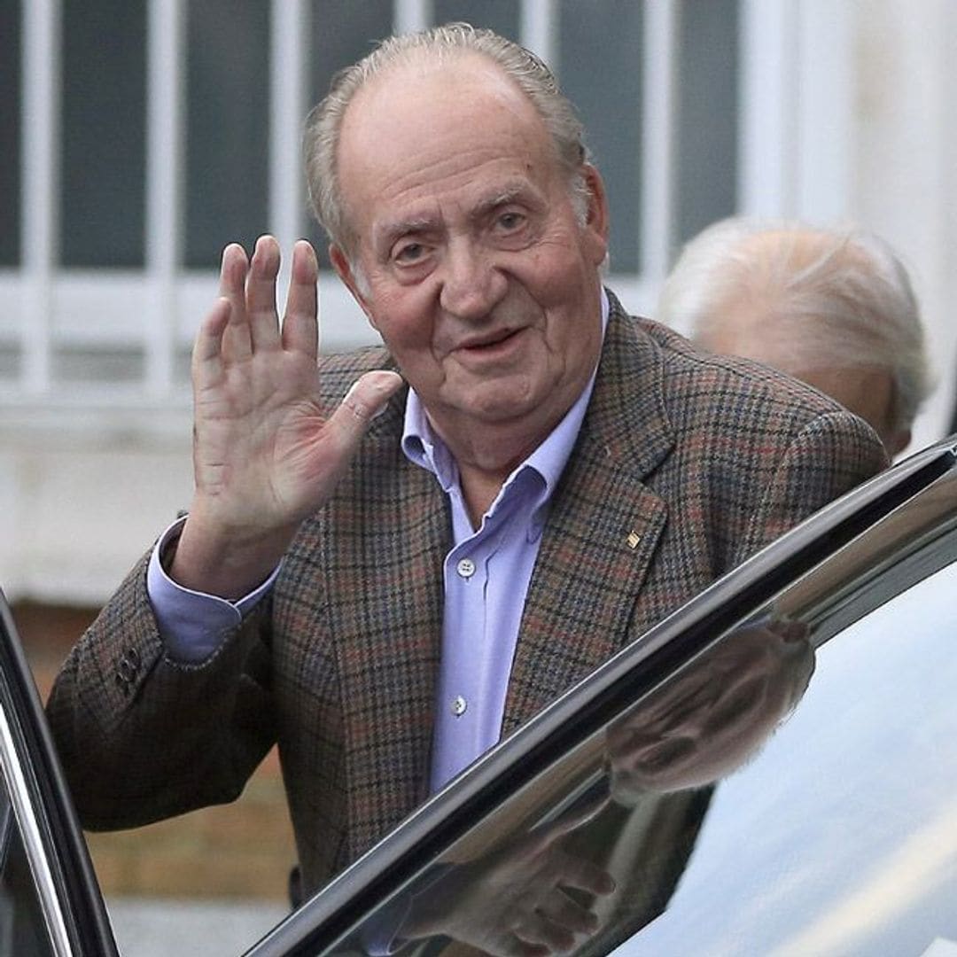 La foto que lo explica todo: el rey Juan Carlos, su médico y el motivo de su visita a un hospital de ortopedia en Abu Dabi