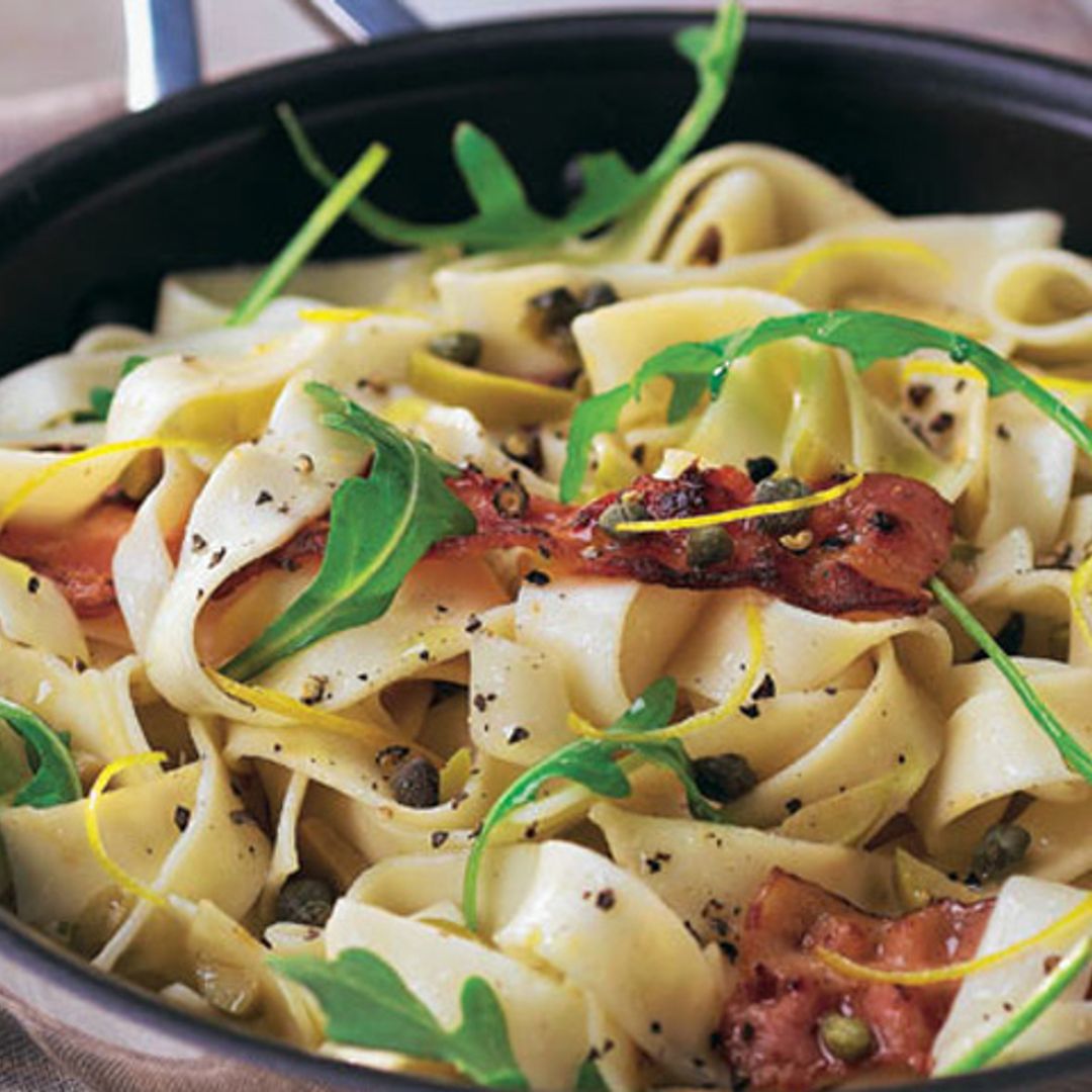 'Pappardelle' con beicon y rúcula