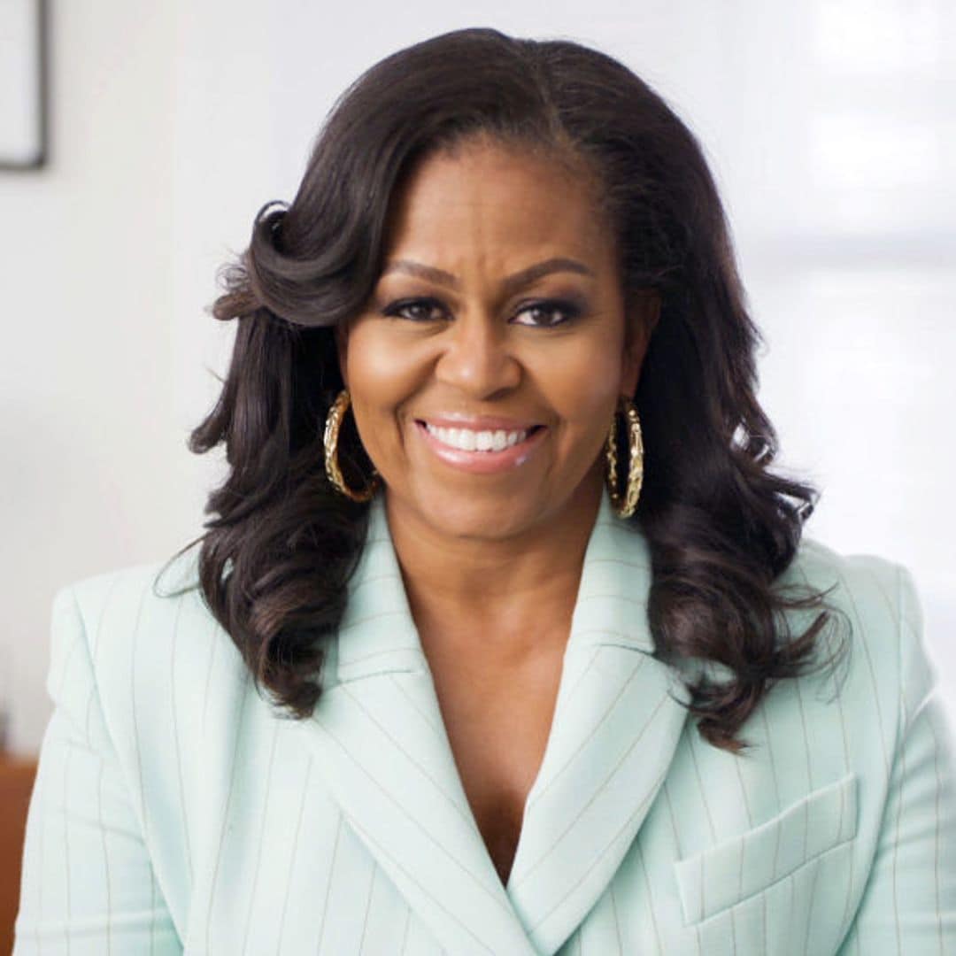 Michelle Obama disfruta en Mallorca en el yate de Spielberg y desmiente rumores de crisis en su matrimonio