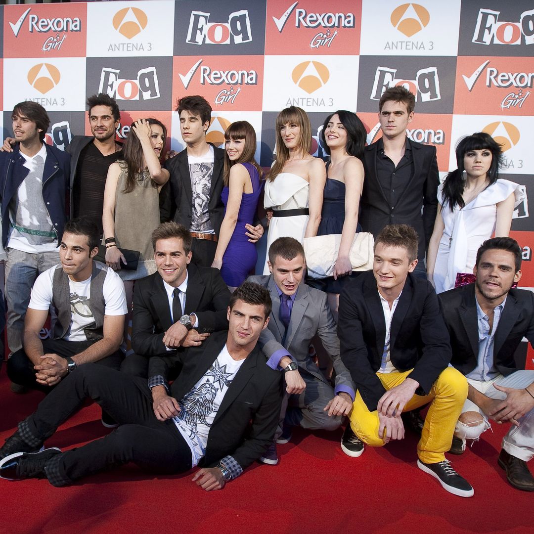 El elenco inicial de 'Física o Química' en su estreno en 2010. Entre ellos se encuentra Maxi Iglesias, Úrsula Corberó y Angy