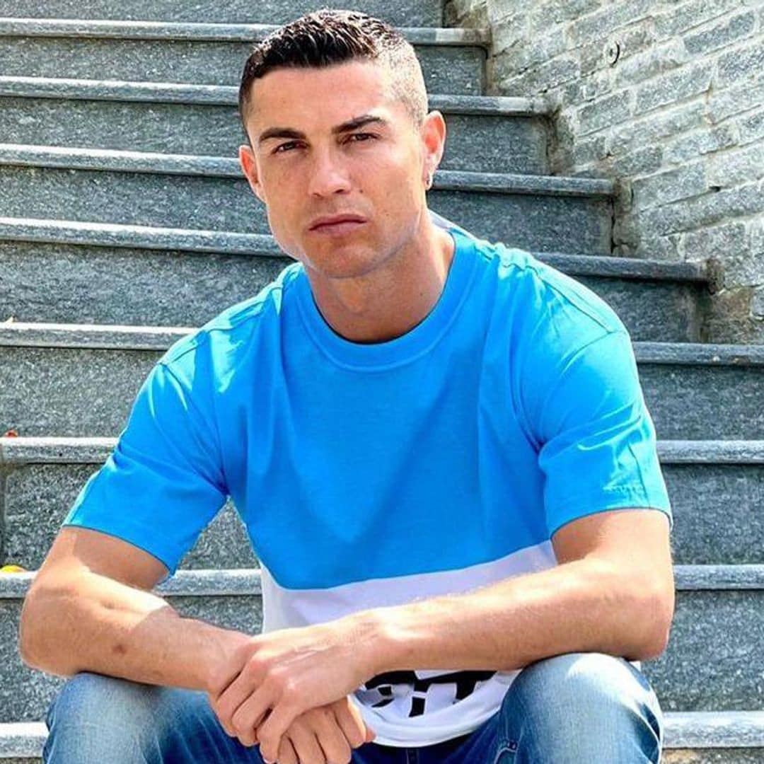 Aficionados dedican minuto de aplausos a Cristiano Ronaldo por la pérdida de su bebé