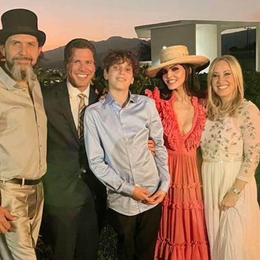 Junto a su prometido y su hijo Jerónimo, Ana Bárbara presume el reencuentro con su ex, Reyli Barba