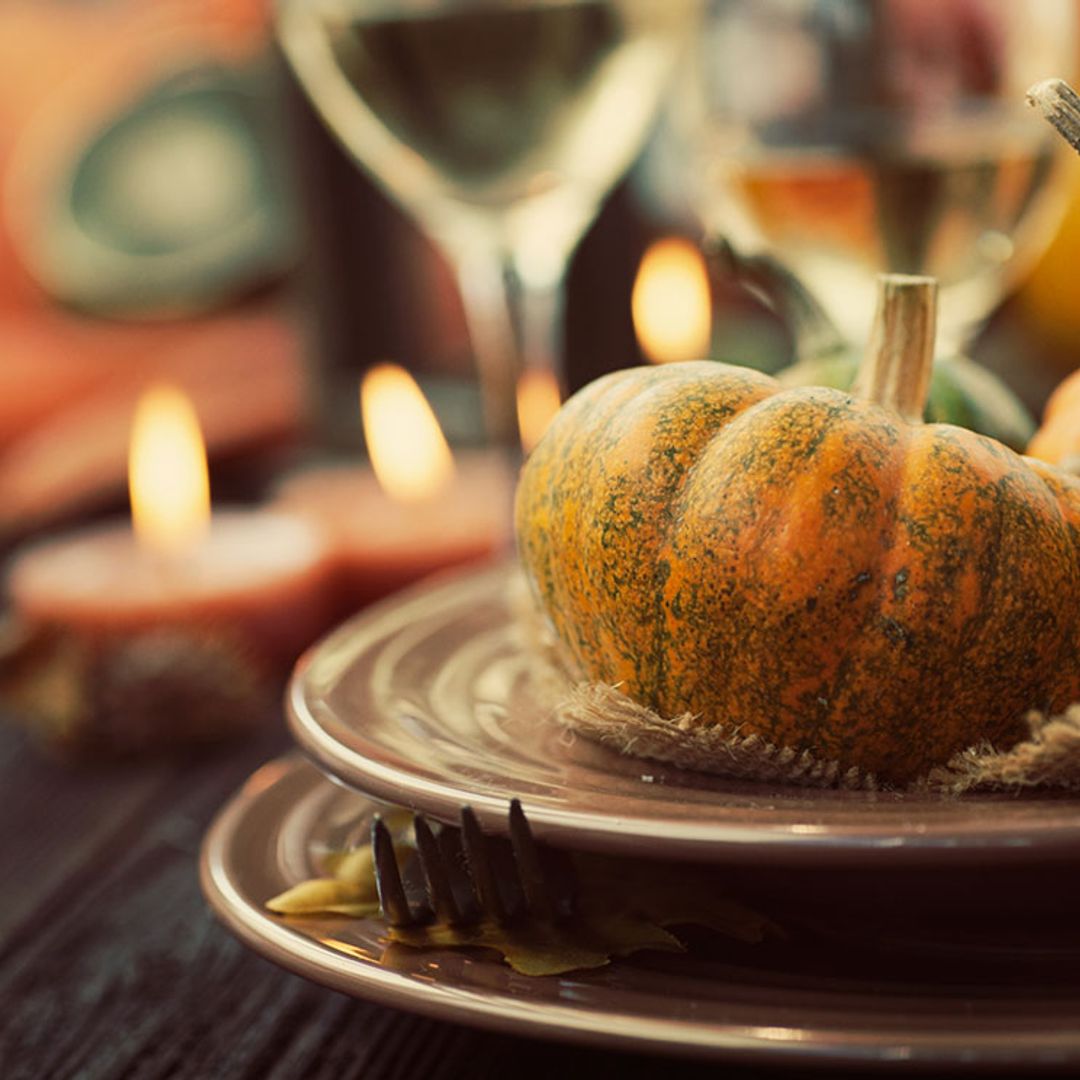 Ideas para decorar tu mesa sin calaveras, murciélagos ni otros 'desagradables' bichos