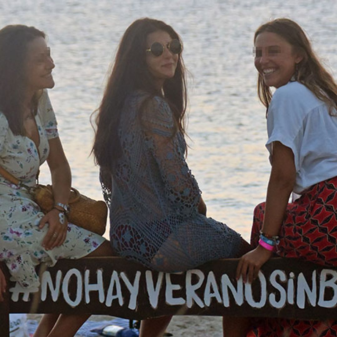 Cayetana Rivera disfruta de una divertida escapada con amigas a Formentera
