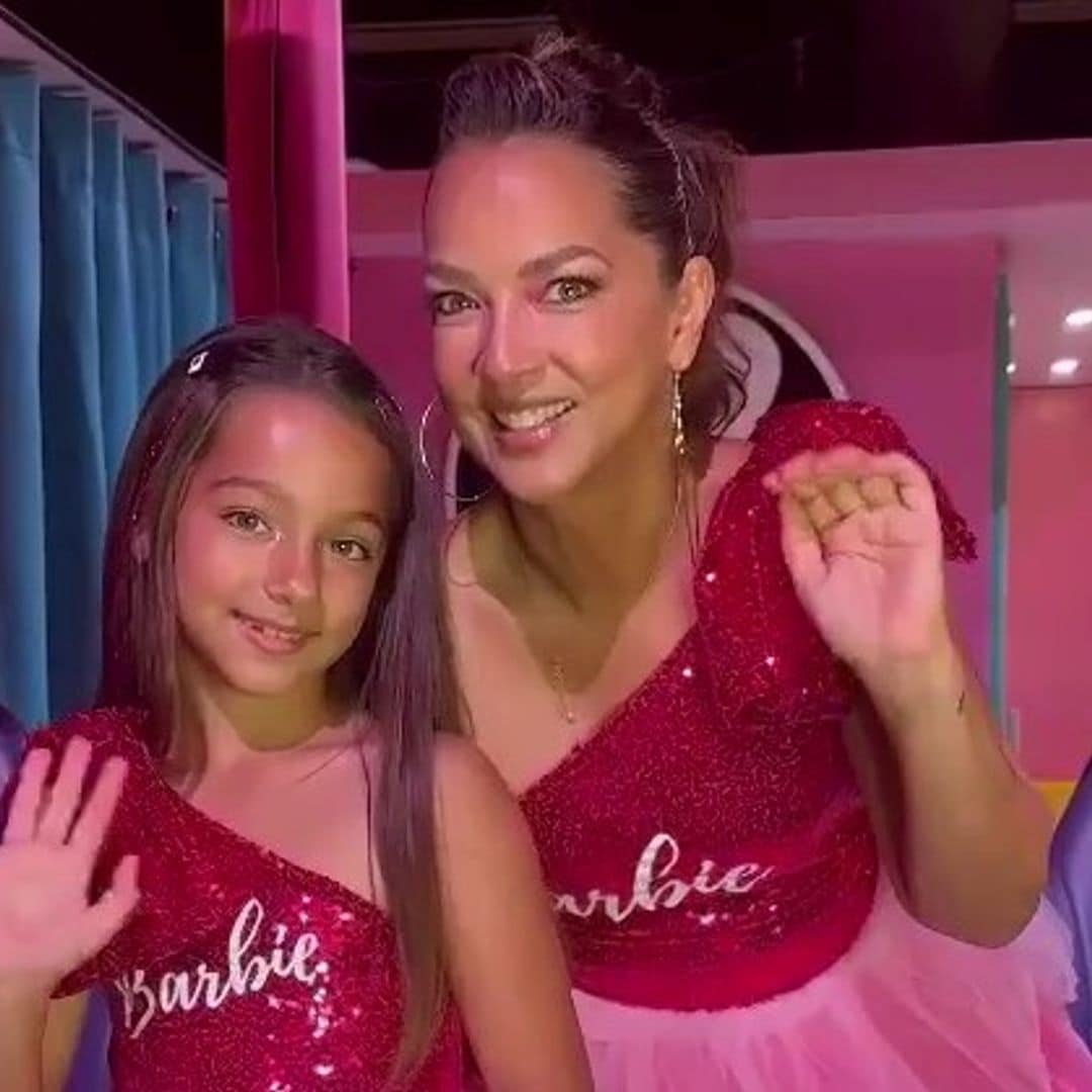 Adamari López y su hija, Alaïa, se suman a la Barbiemanía y visitan la dream house más famosa