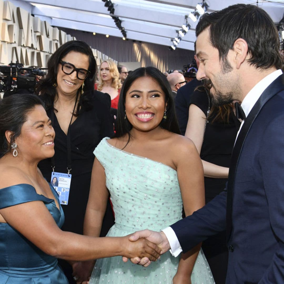 El dulce momento entre la mamá de Yalitza Aparicio y Diego Luna