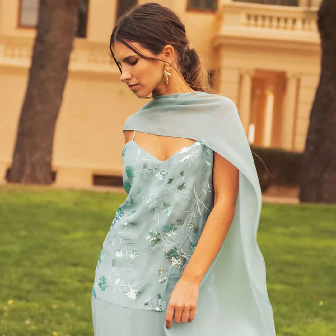 Un diseñador y una estilista nos enseñan a acertar con los accesorios en un look de invitada: "Hay una línea muy fina entre el éxito y la tragedia"
