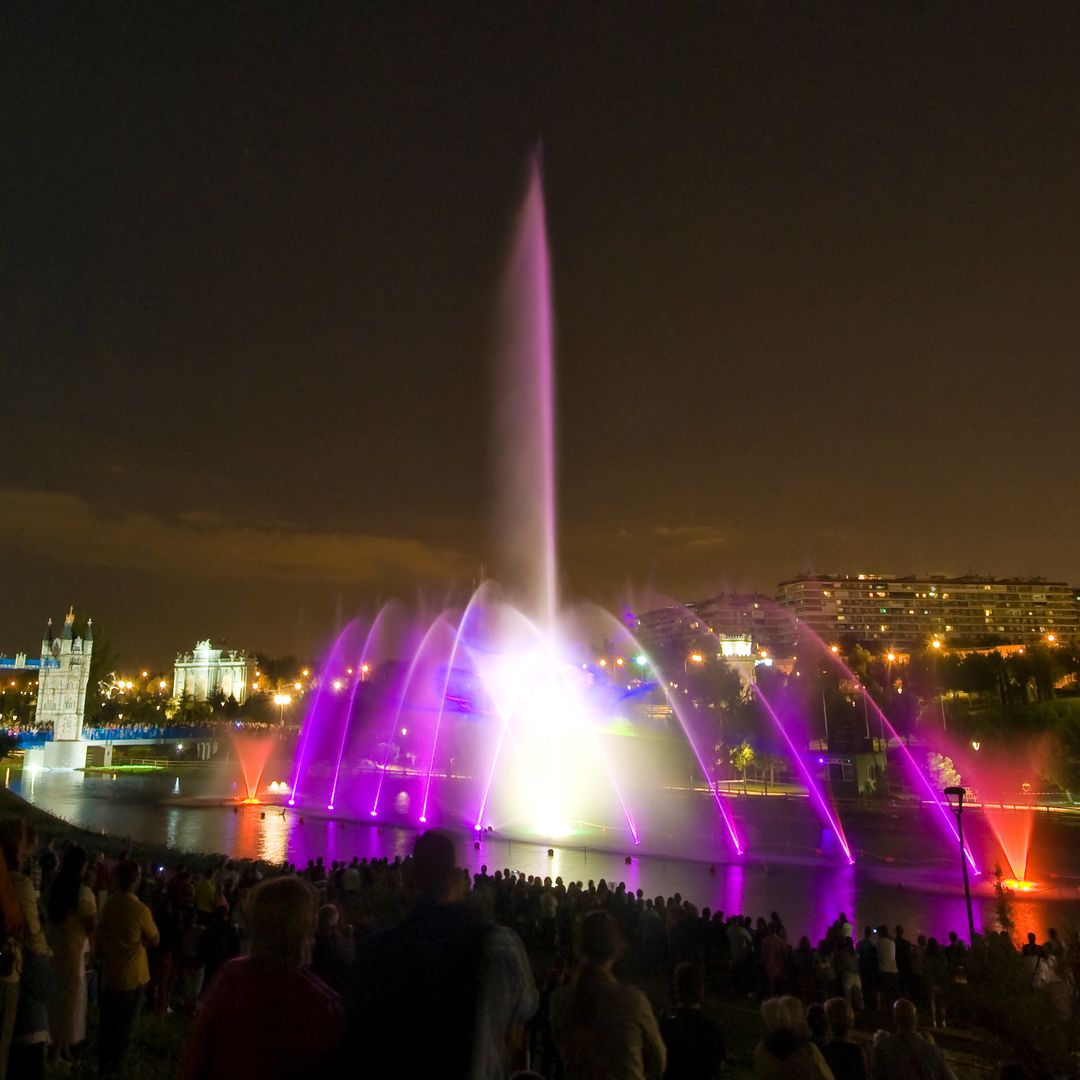 Espectáculo de luz, sonido y fuego en el Parque Europa, Torrejón de Ardoz, Madrid