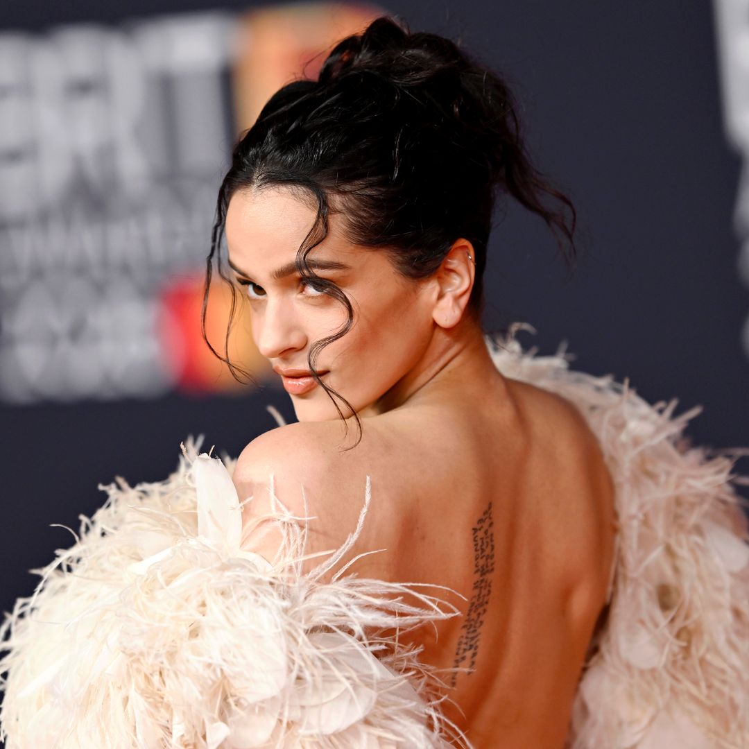 Rosalía estrena un radical cambio de look mientras su 'LUX Tour' conquista al mundo