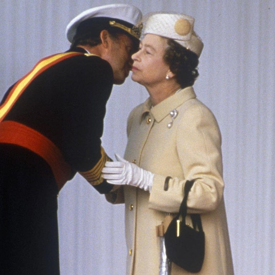 Entrevistamos a Robert Hardman, biógrafo de Isabel II: 'La Reina estuvo encantada de ayudar y asesorar al rey Juan Carlos en sus inicios'