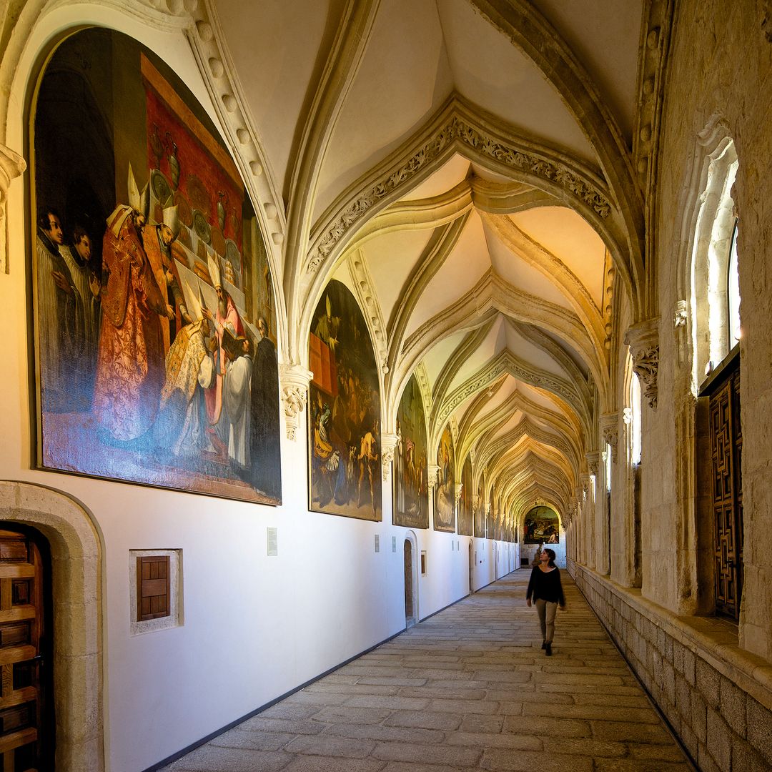 El monumental monasterio de la sierra de Guadarrama donde aún es posible alojarse con los monjes
